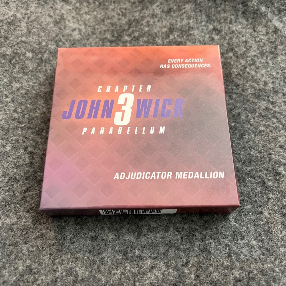 JOHN WICK 3 Parabellum Adjudicator's Medallion Replica by Chronicle Collectibles - Picture 3 of 7